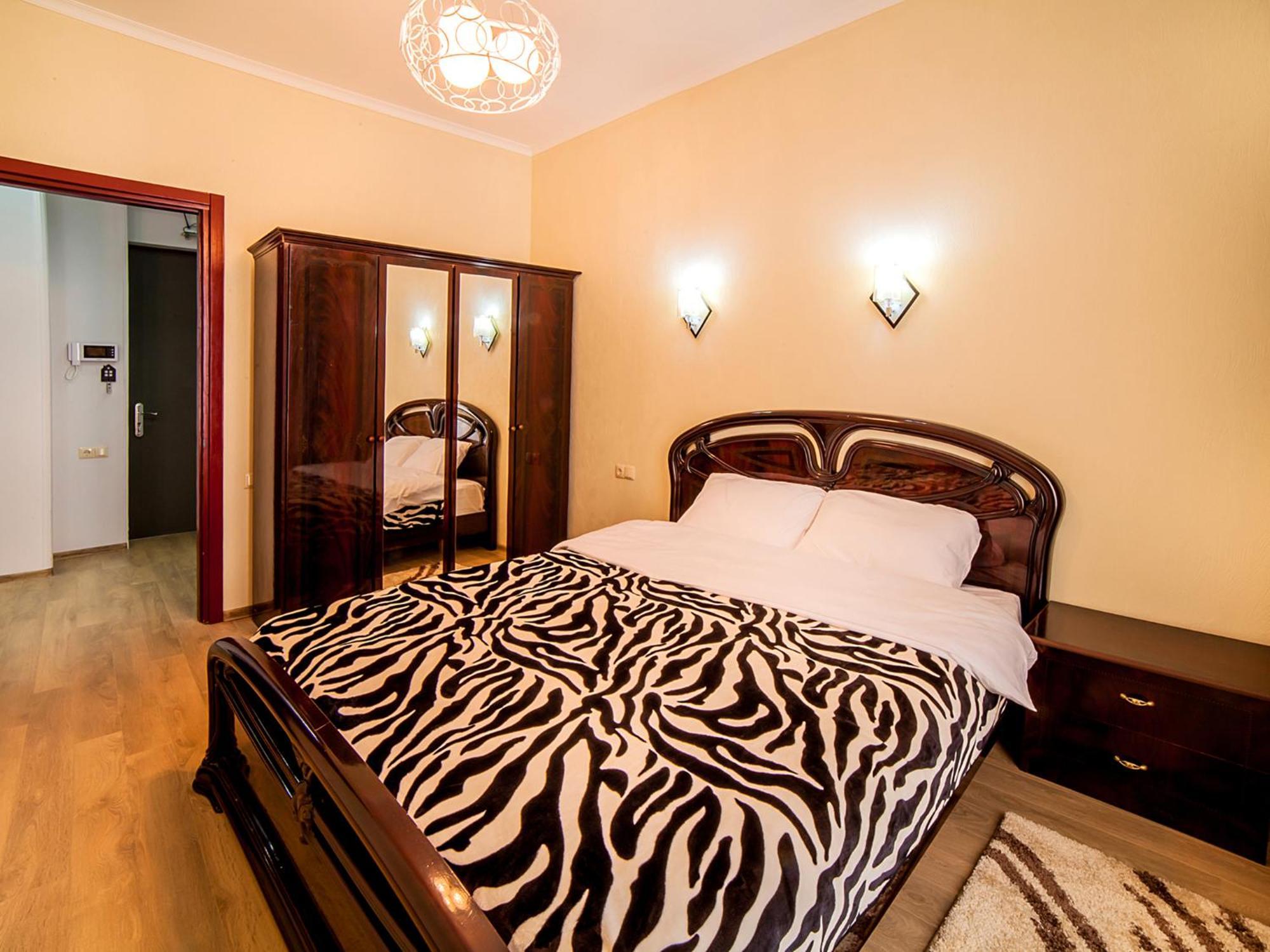 Hermes Apartments At Parliament Tbilisi Buitenkant foto
